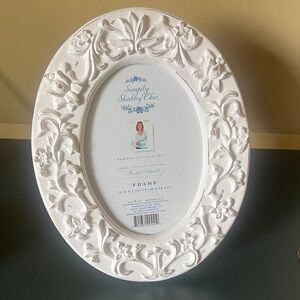 Simply Shabby Chic Cream Floral Oval Frame